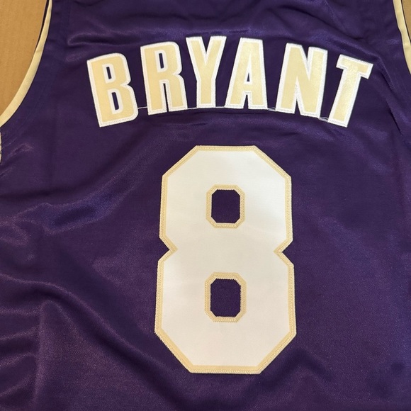 Kobe Bryant Mitchell & Ness
1996-2016 HOF LA Lakers
Purple Jersey Size XL - Picture 4 of 6